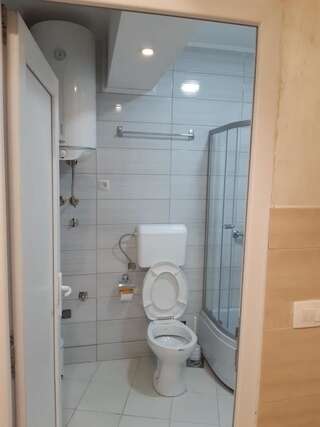 Загородные дома Apartmani Kosmac Будва Номер-студио с видом на море-13